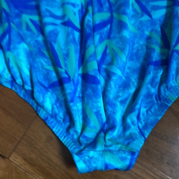 Maxine of Hollywood one piece swimsuit - Picture 6 of 8